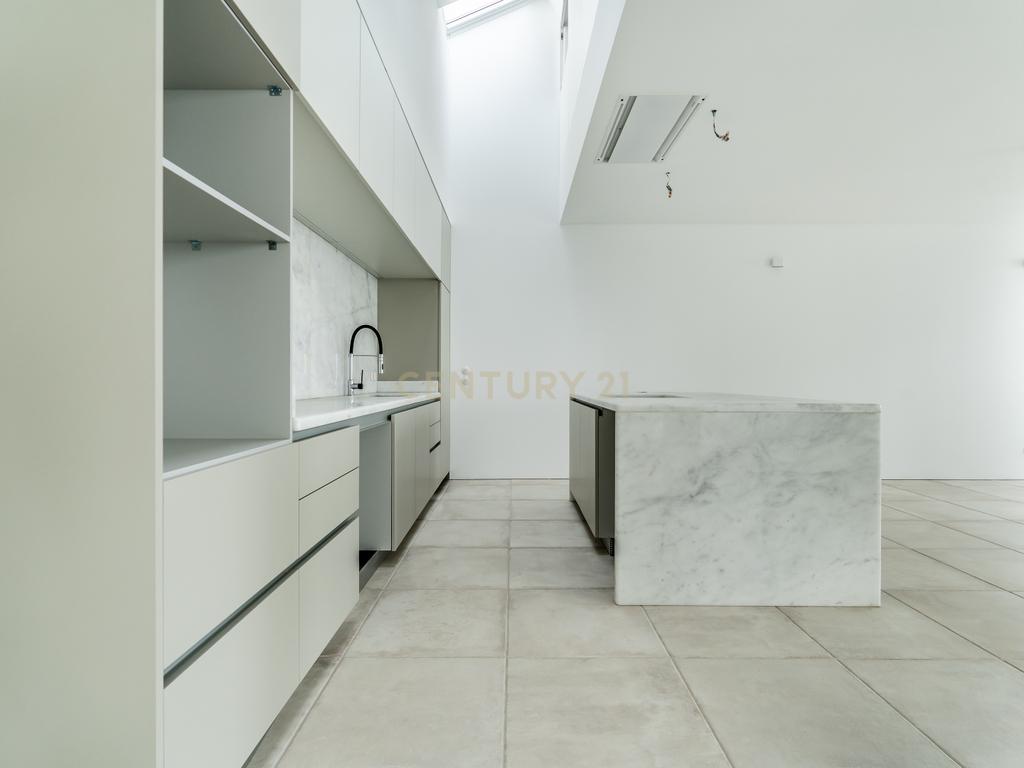 Moradia em primeira linha Mar com piscina no Terraço. Com uma Vista única! - Image 13