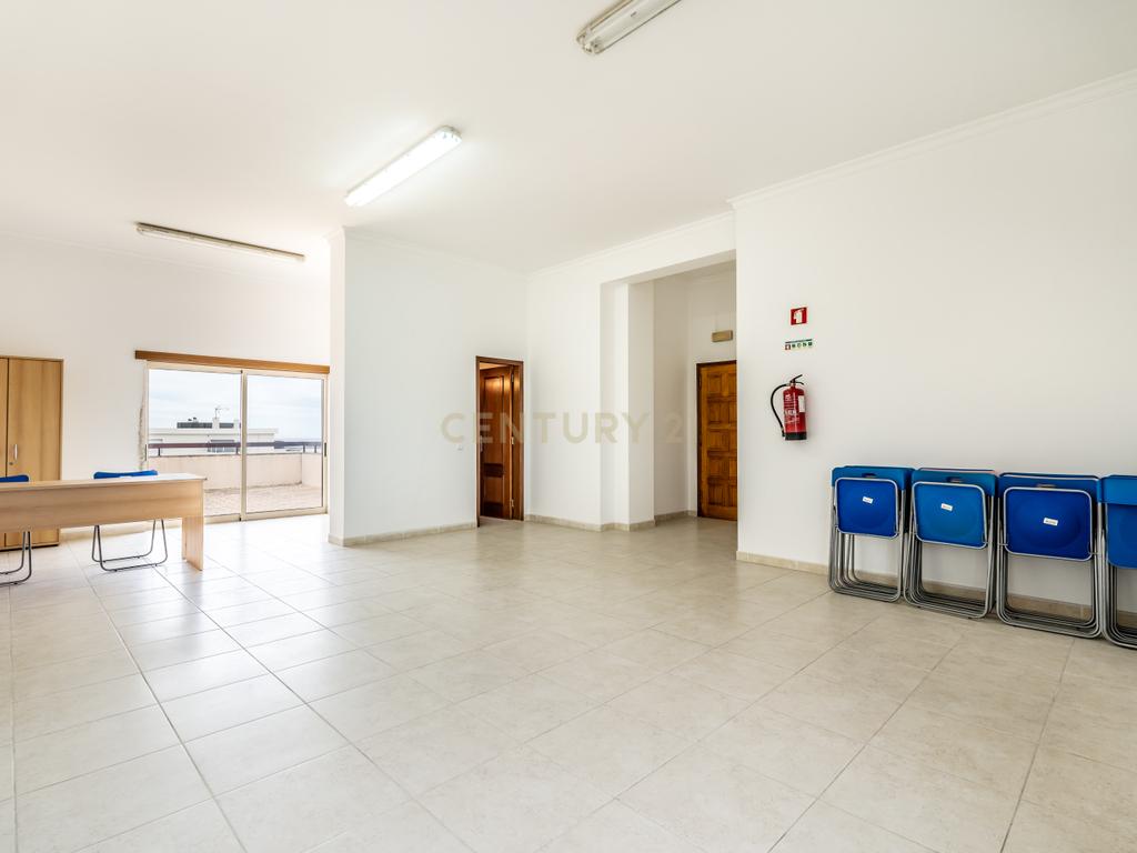 Apartamento T4 na Avenida 5 de Outubro - Faro - Image 37