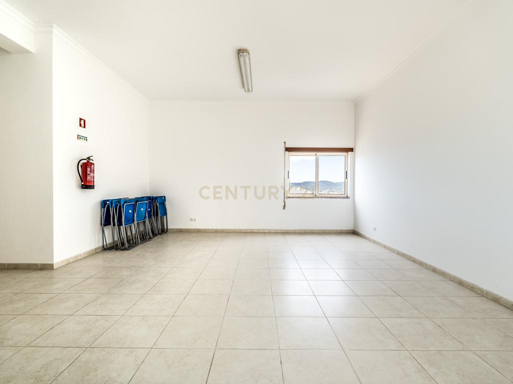 Apartamento T4 na Avenida 5 de Outubro - Faro - Image 38