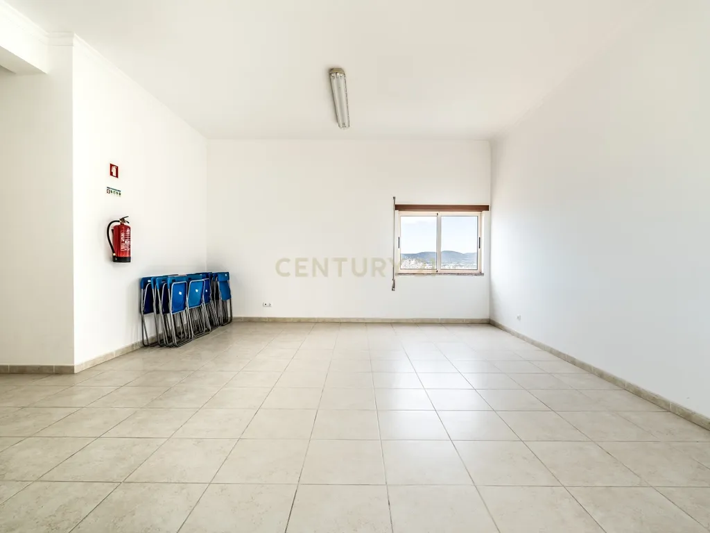 Apartamento T4 na Avenida 5 de Outubro - Faro - Image 38