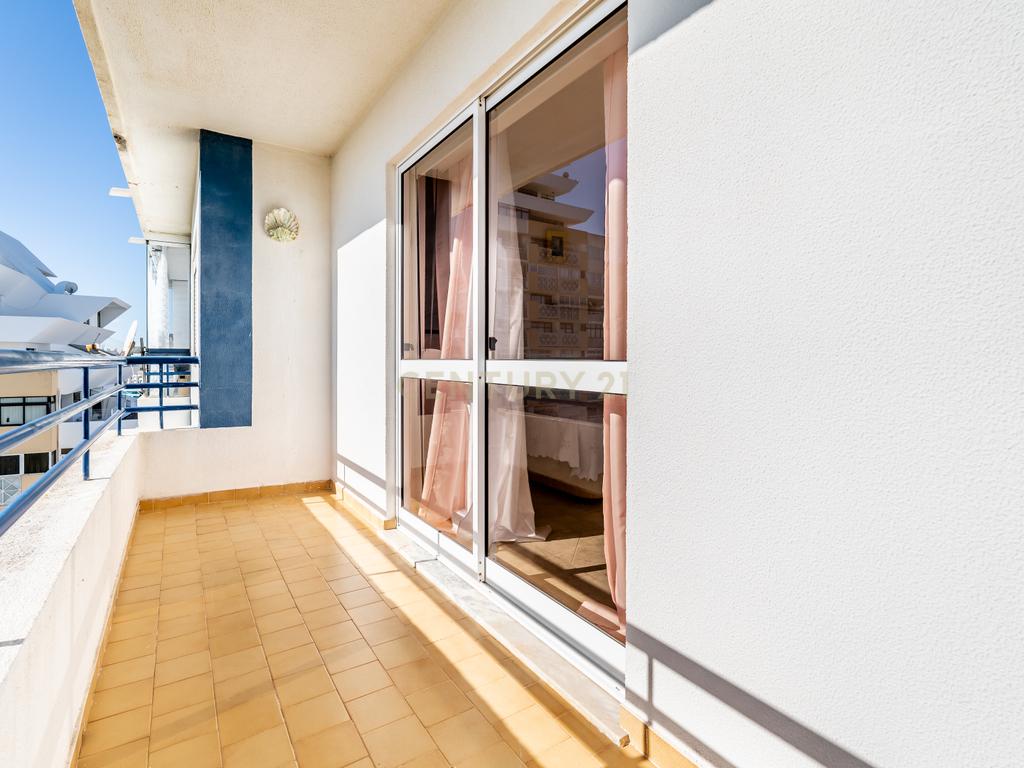Apartamento T1 | Vista mar | Piscina | Garagem Box | Praia 200mt | Armação de Pera | Algarve - Image 11