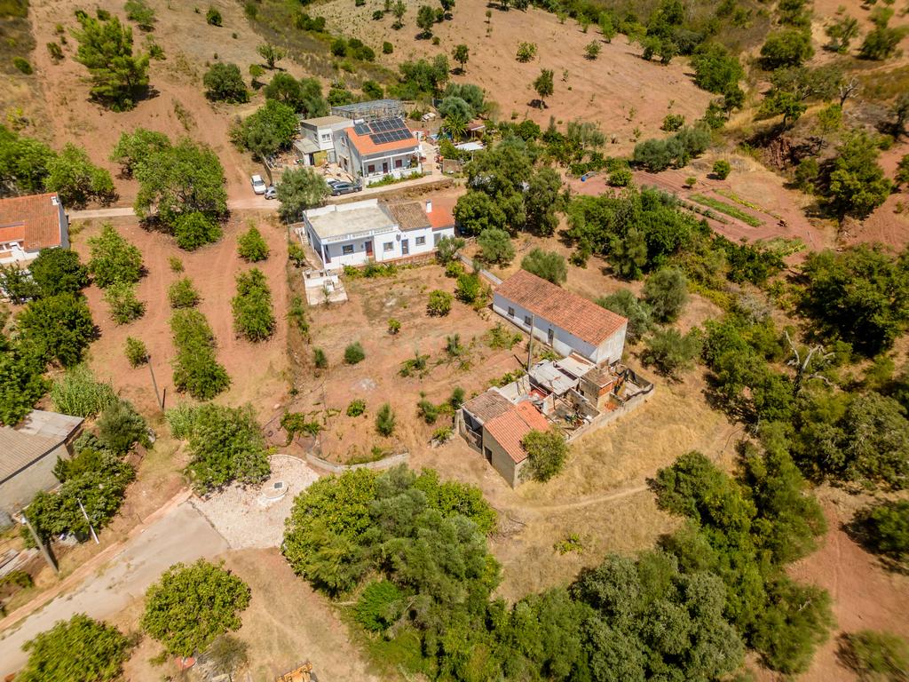 Moradia isolada com 4 quartos em Benafim - Image 21