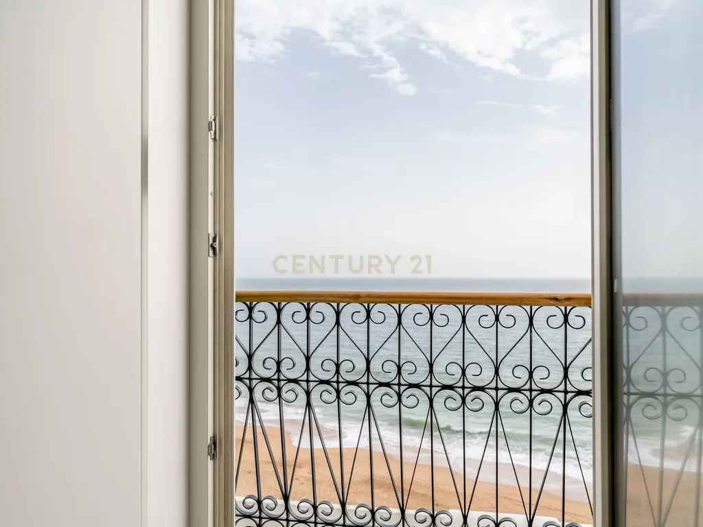 Moradia em primeira linha Mar com piscina no Terraço. Com uma Vista única! - Image 11