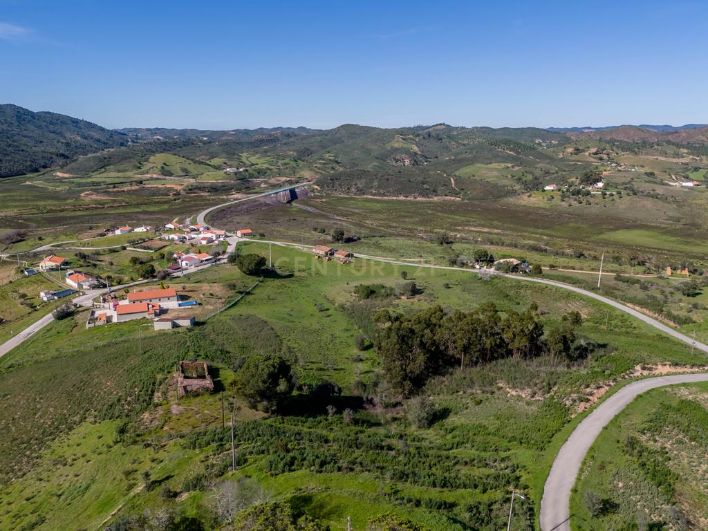 Moradia independente junto á barragem do Odelouca - Image 22