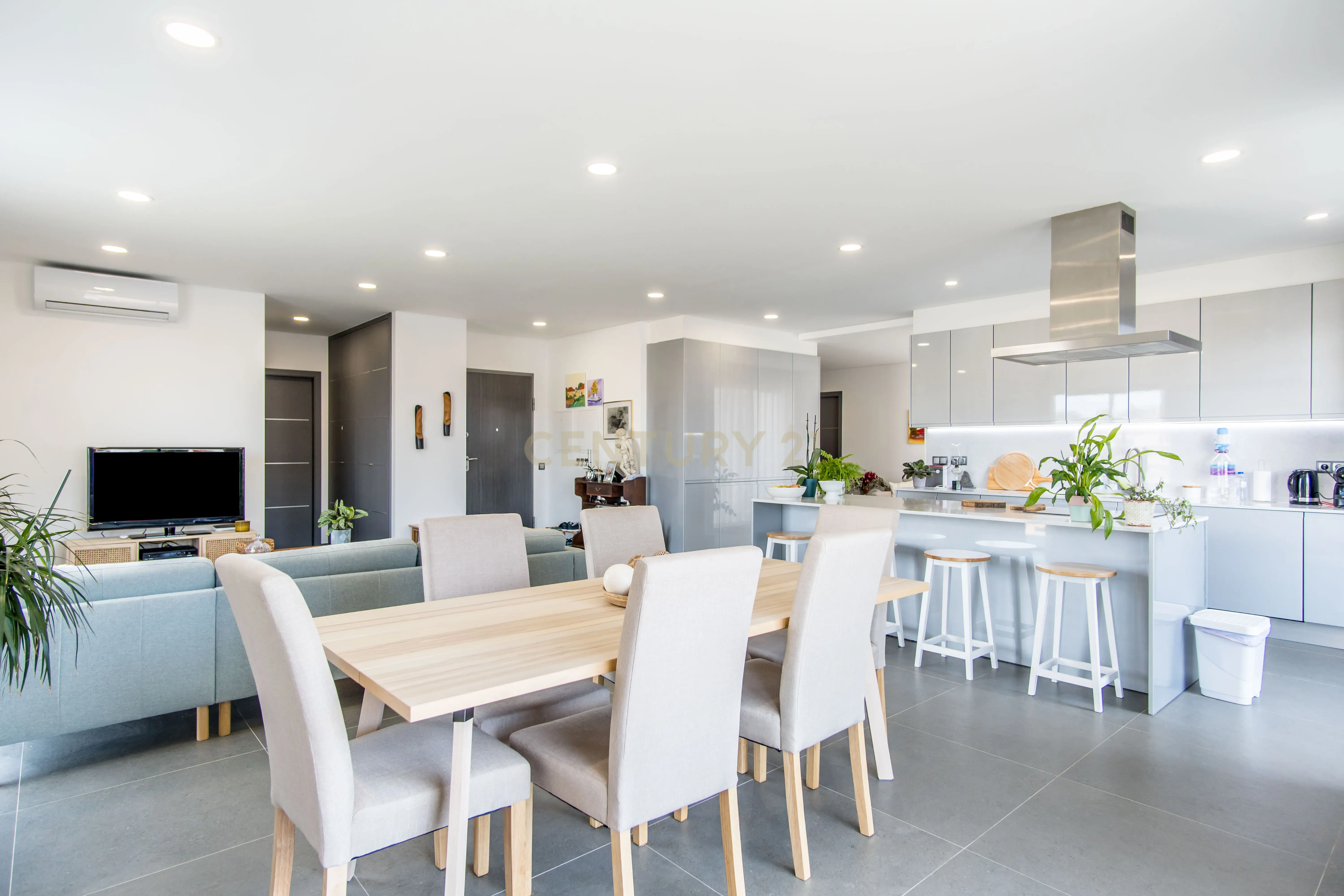Viva o Melhor de Ferragudo num T3 de Luxo com Localização Privilegiada - Image 4