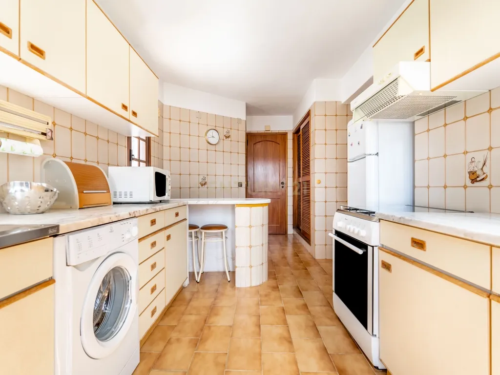 Apartamento T3 em Olhos de Água Vista-Mar - Image 25
