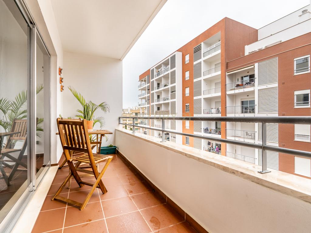 Espaçoso T3 na Encosta da Marina em Portimão - Image 18