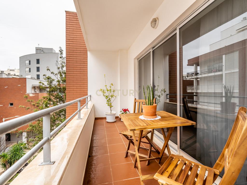 Espaçoso T3 na Encosta da Marina em Portimão - Image 17