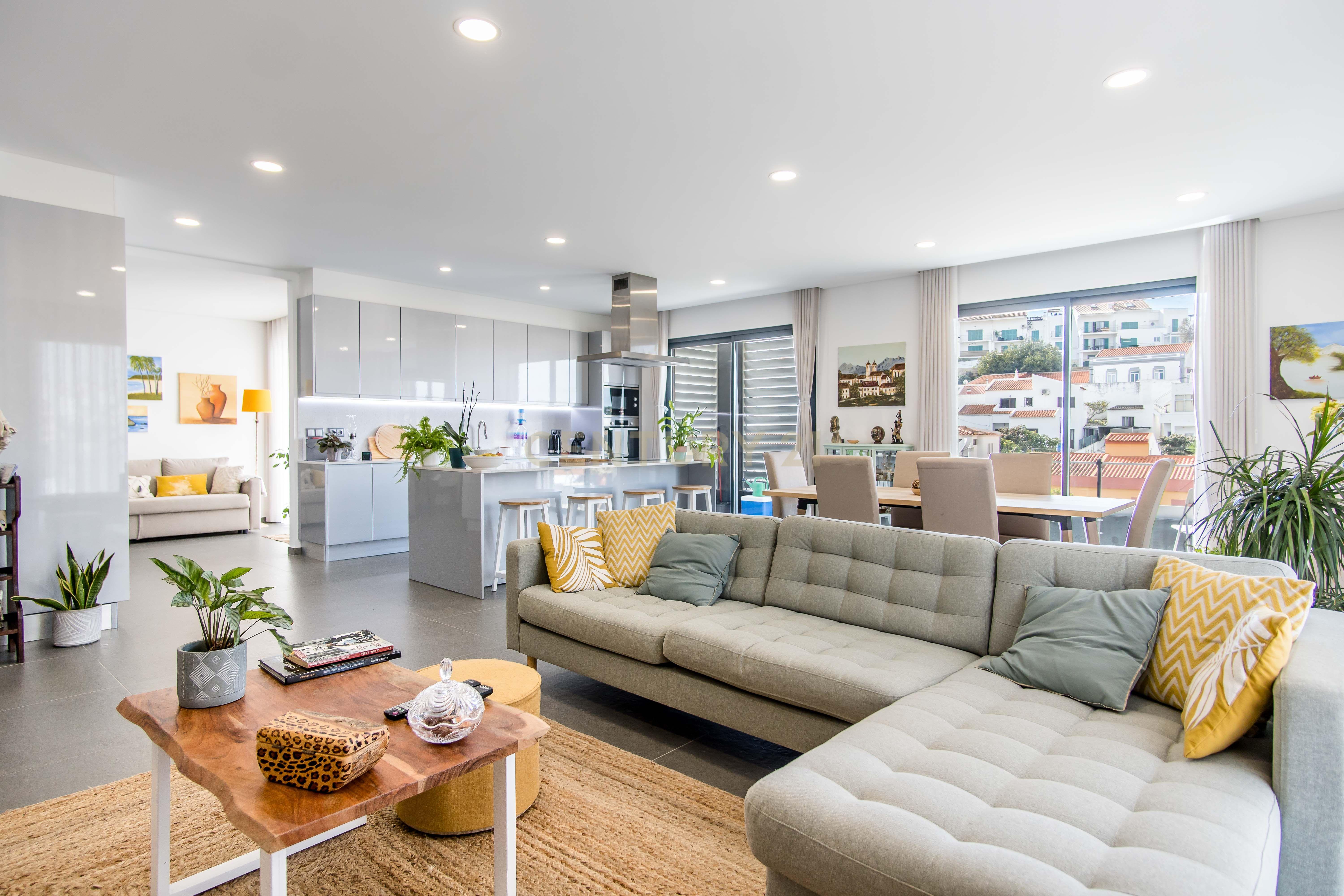 Viva o Melhor de Ferragudo num T3 de Luxo com Localização Privilegiada - Image 5