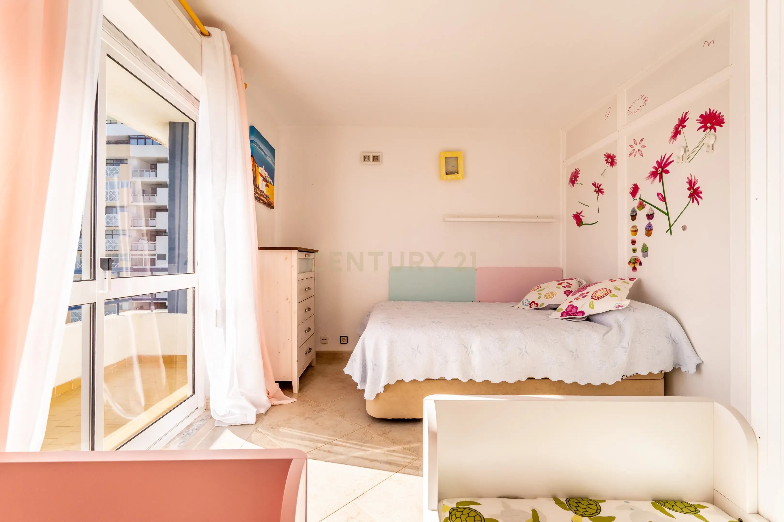 Apartamento T1 | Vista mar | Piscina | Garagem Box | Praia 200mt | Armação de Pera | Algarve - Image 9