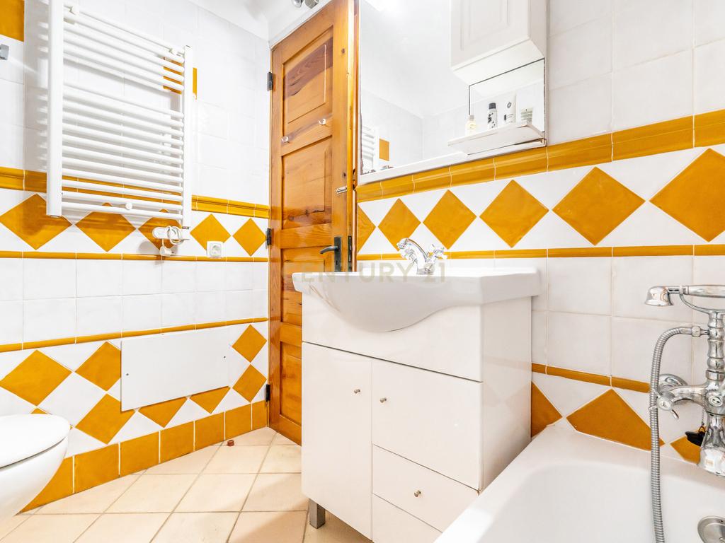 Moradia Isolada C/piscina e jardim - Image 17
