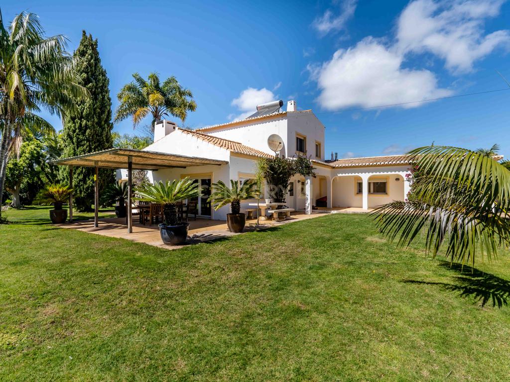 Oásis Privado com Grande Potencial Comercial em Lagoa (Algarve)   - Image 3