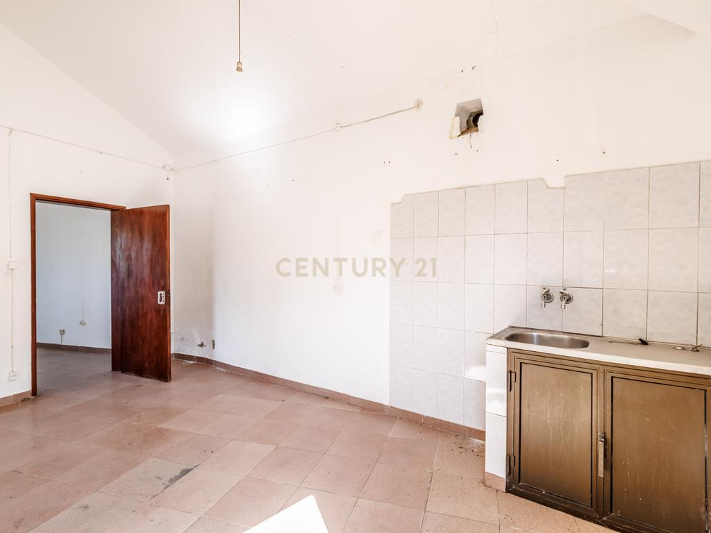 Moradia T4 para Venda em Monte Clérigo, São Marcos da Serra - Image 31