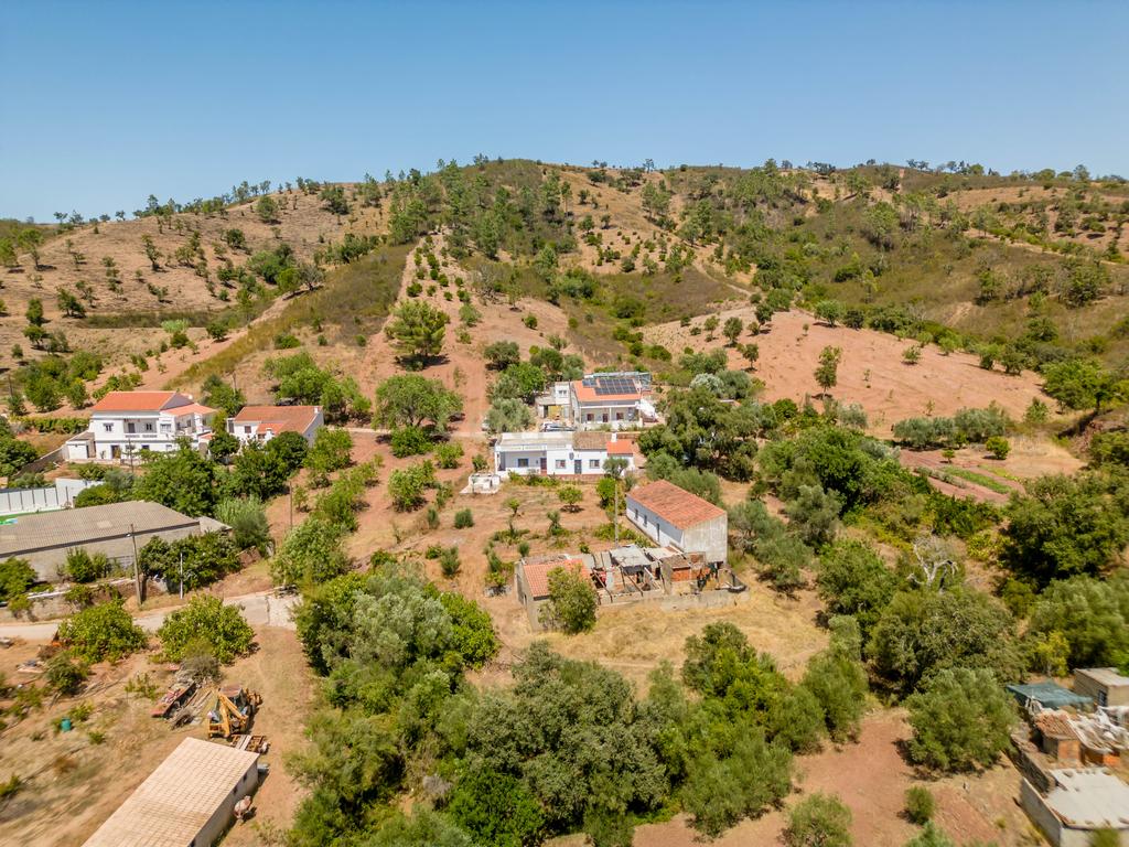 Moradia isolada com 4 quartos em Benafim - Image 23