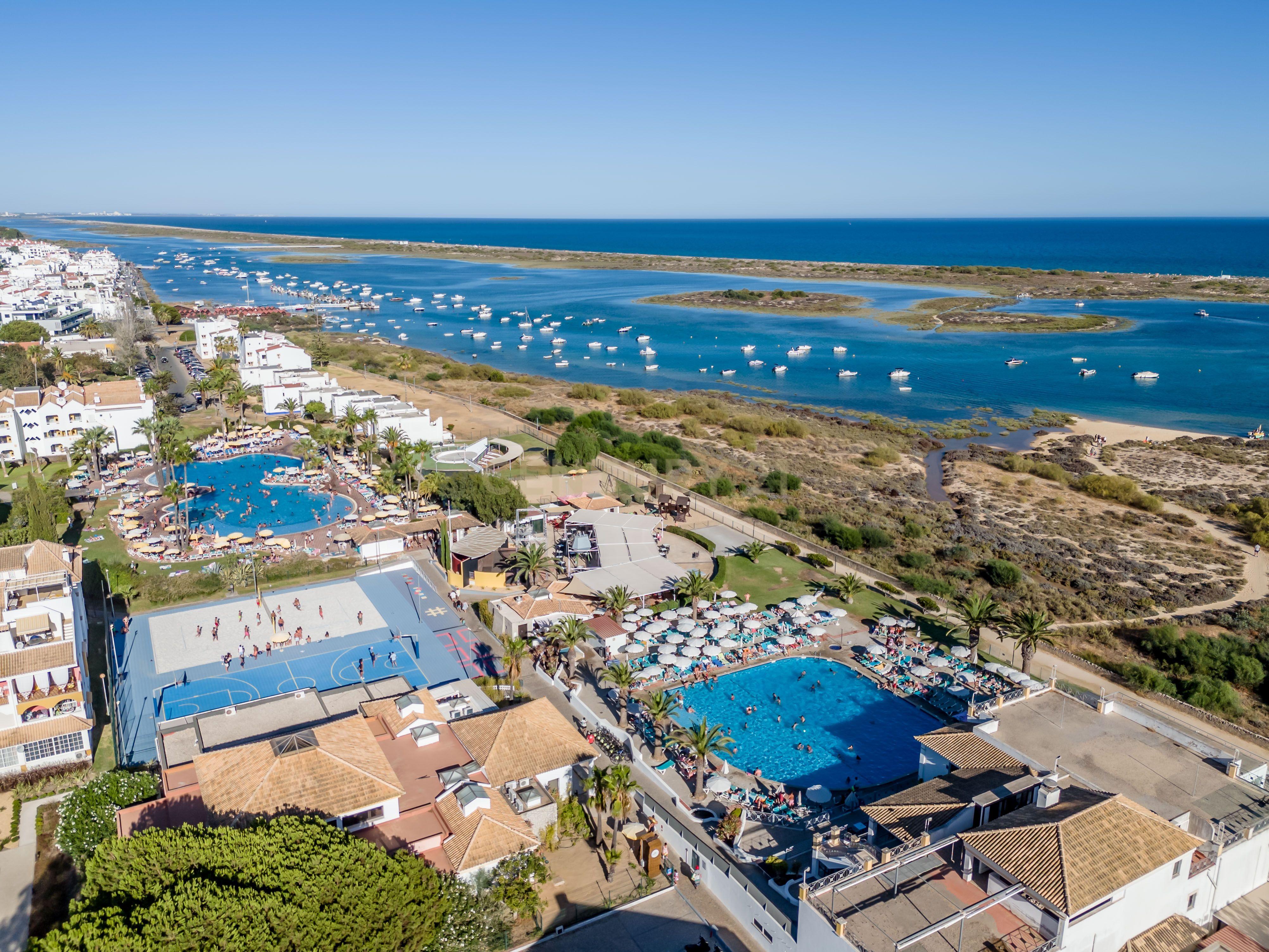 Moradia na 1º linha da Ria Formosa, no Resort Golden Club Cabanas de Tavira - Image 38