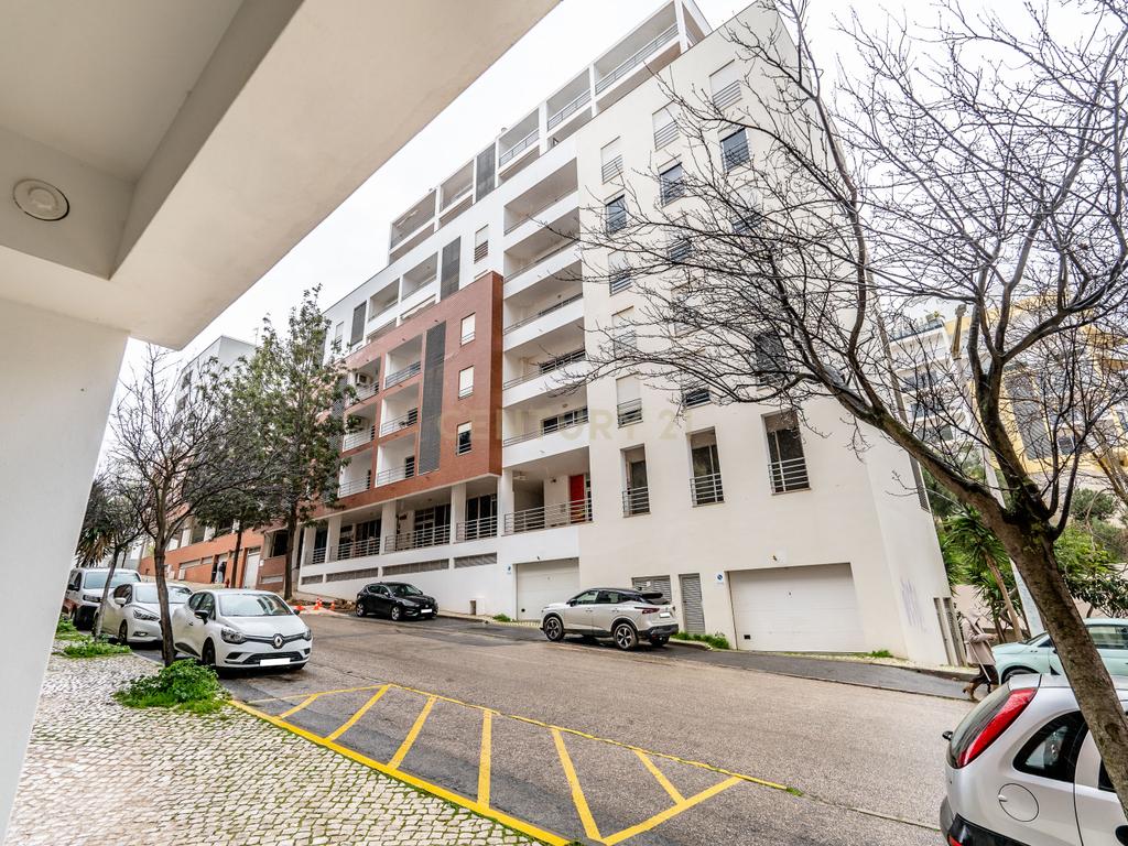Espaçoso T3 na Encosta da Marina em Portimão - Image 26