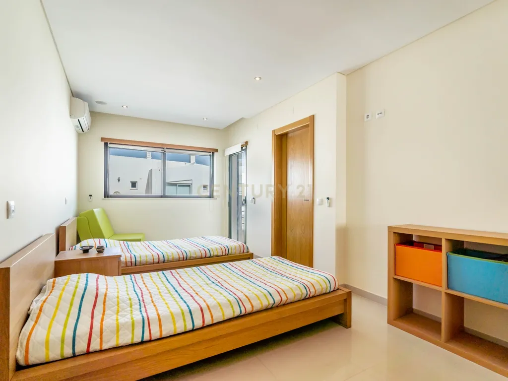 Moradia T3 com possibilidade de AL em São Rafael, Albufeira - Image 32