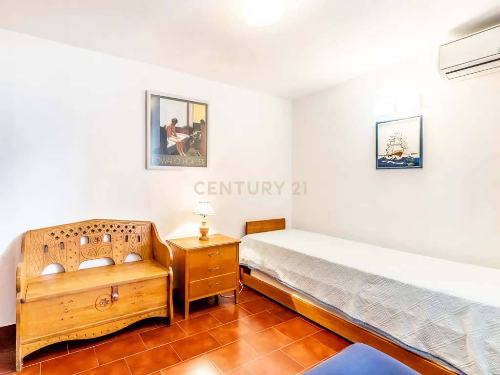 Moradia Isolada C/piscina e jardim - Image 26