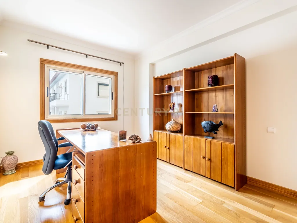 Apartamento T4 na Avenida 5 de Outubro - Faro - Image 11