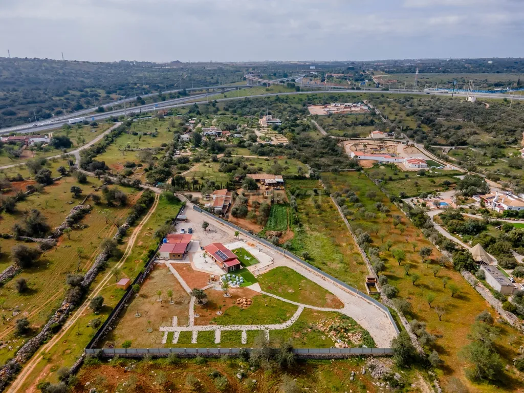 Terreno Rustico de 5600m2 transformado em quinta - Paderne - Image 4