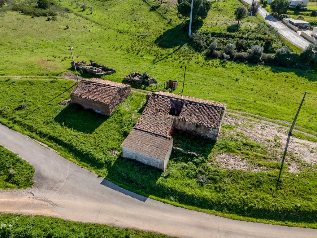 Moradia independente junto á barragem do Odelouca - Image 28
