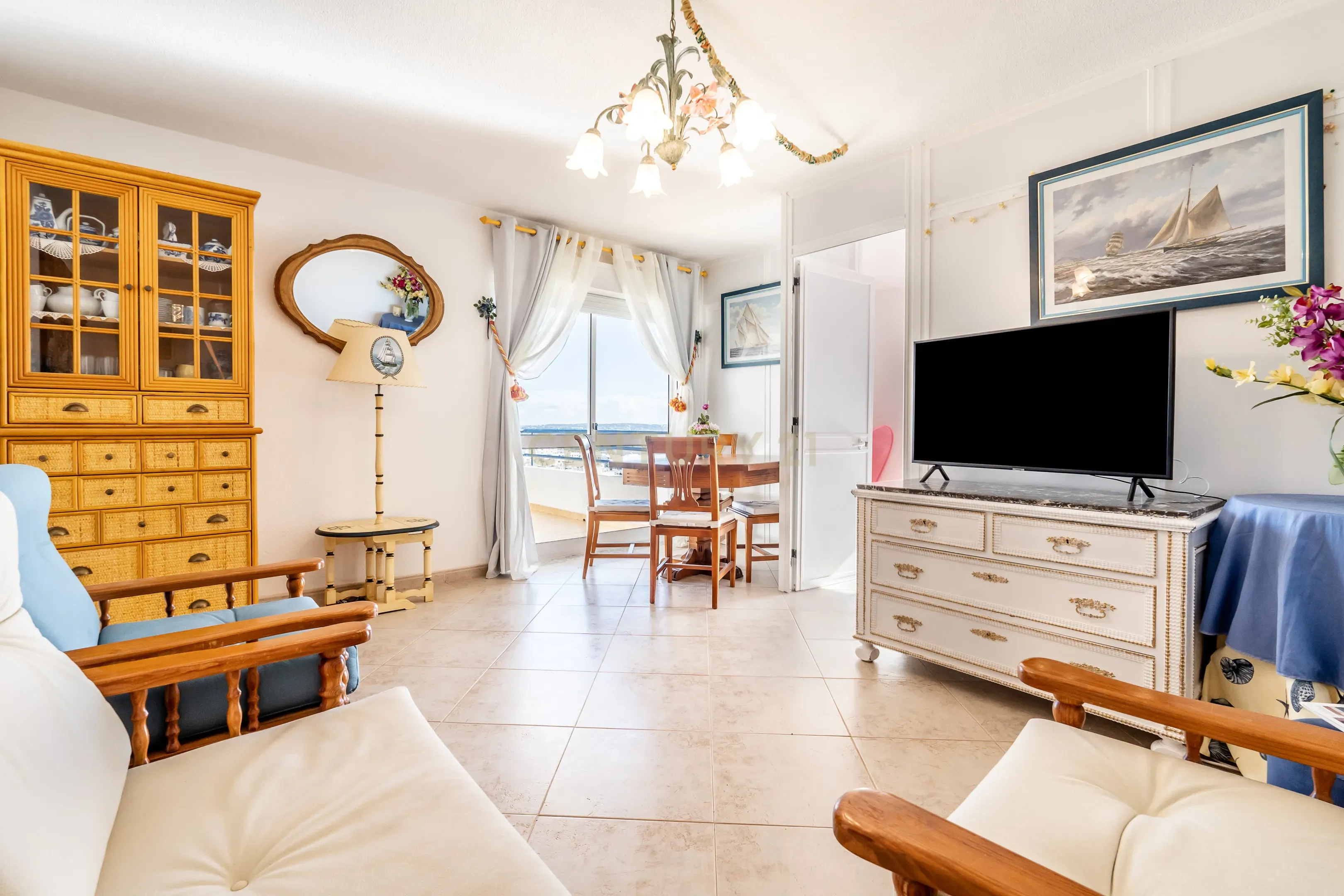 Apartamento T1 | Vista mar | Piscina | Garagem Box | Praia 200mt | Armação de Pera | Algarve - Image 3