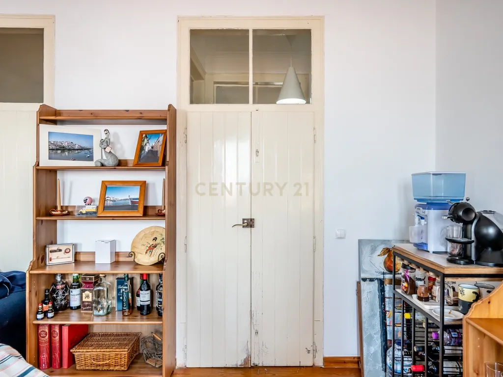 Casa Bicentenária no centro de Ferragudo, Algarve, para Venda, ideal quem procura o charme desta vila pitoresca - Image 17