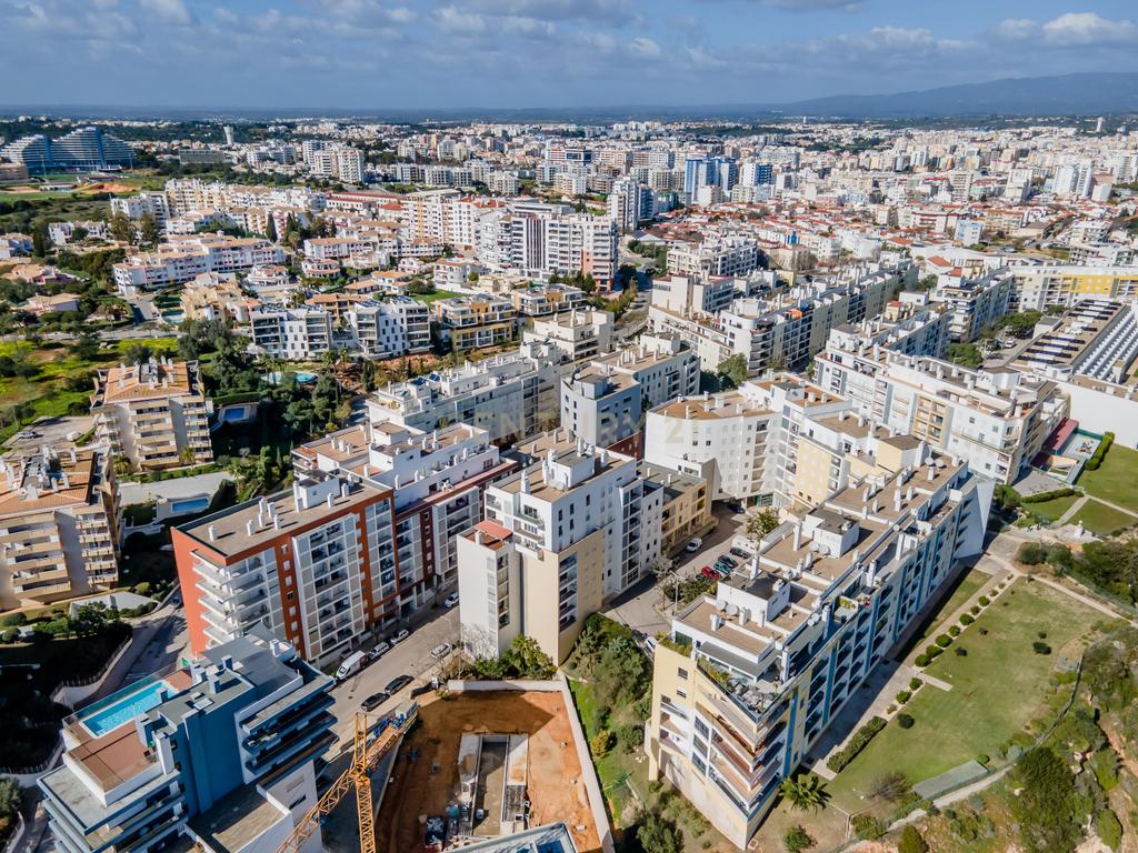 Espaçoso T3 na Encosta da Marina em Portimão - Image 29