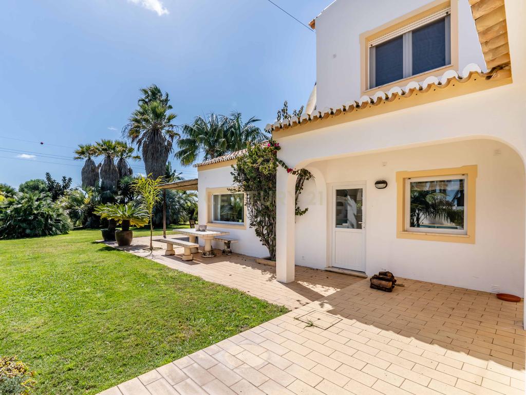 Oásis Privado com Grande Potencial Comercial em Lagoa (Algarve)   - Image 31