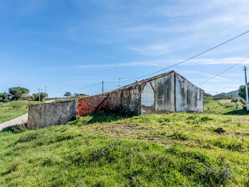 Moradia independente junto á barragem do Odelouca - Image 6