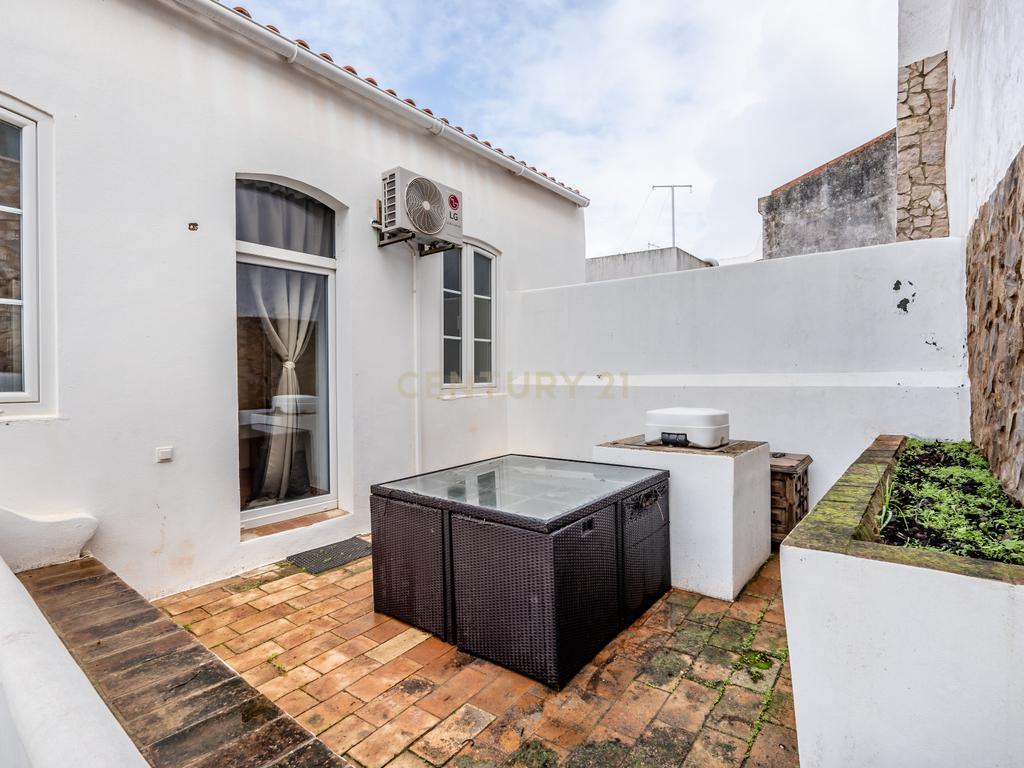 Casa Bicentenária no centro de Ferragudo, Algarve, para Venda, ideal quem procura o charme desta vila pitoresca - Image 18