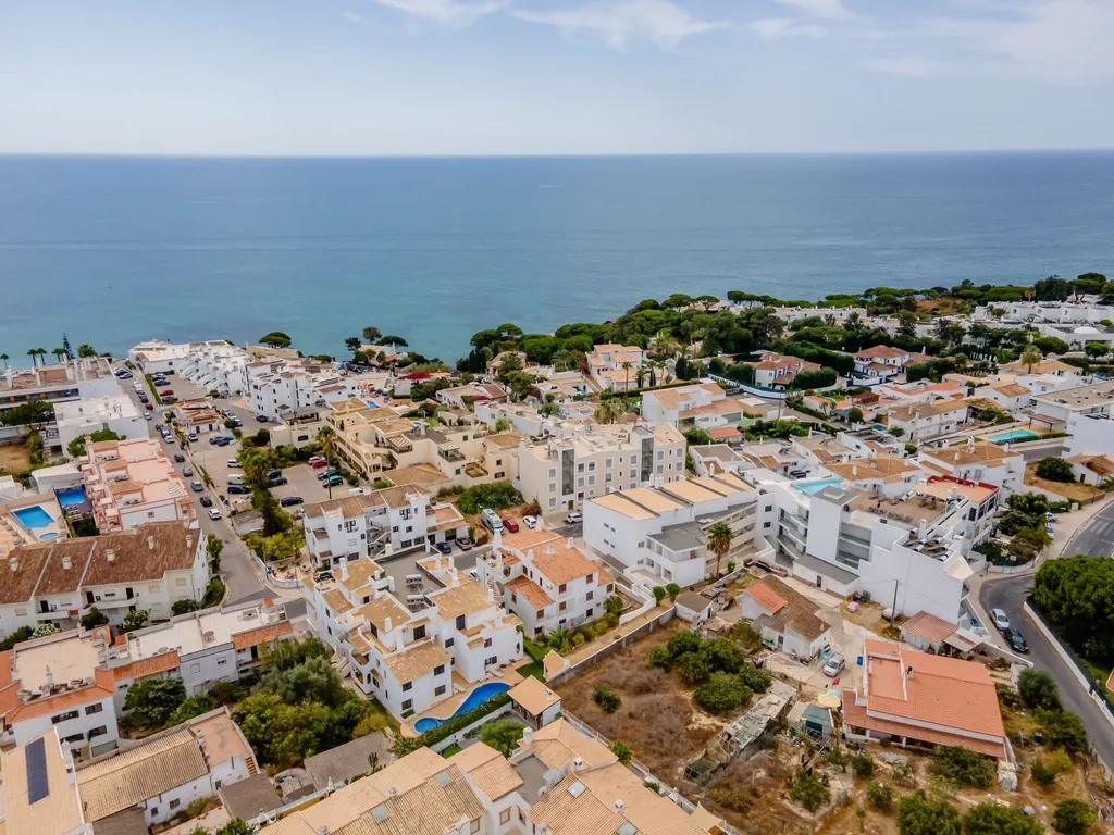 Apartamento T3 em Olhos de Água Vista-Mar - Image 28