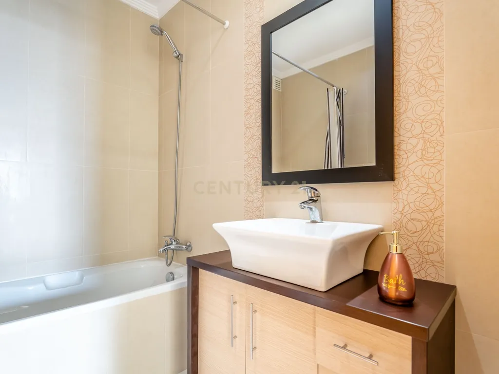 Moradia T3 com possibilidade de AL em São Rafael, Albufeira - Image 37