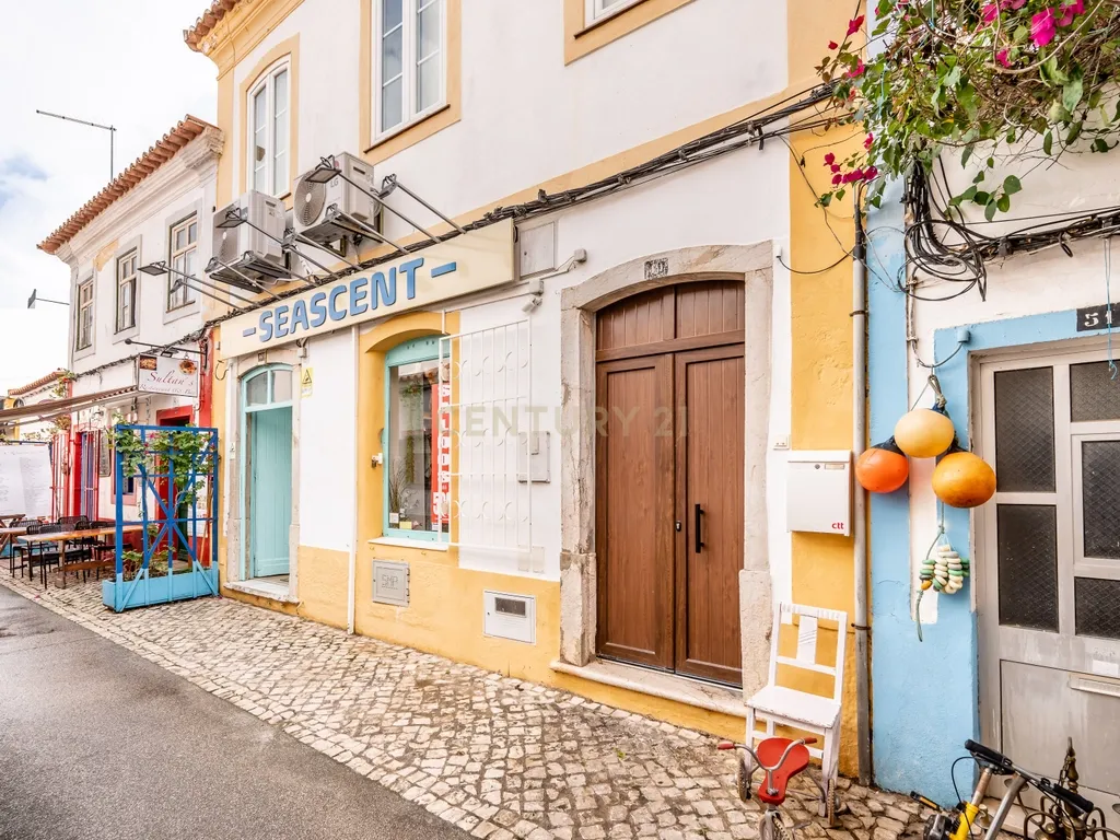 Casa Bicentenária no centro de Ferragudo, Algarve, para Venda, ideal quem procura o charme desta vila pitoresca - Image 28
