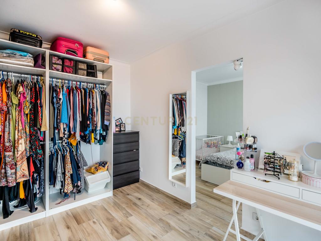 Moradia T6 com Piscina e 2 Anexos em Faro – Totalmente Renovada com Materiais de Alta Qualidade - Image 23