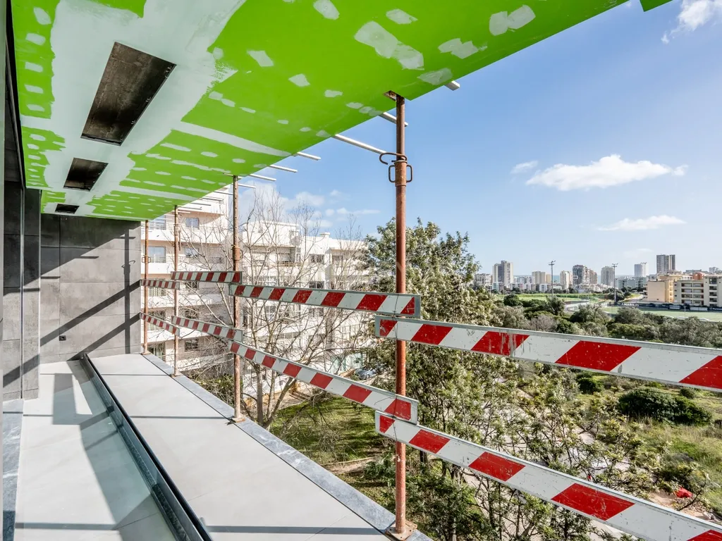 🏡 DOMUS LUX RESIDENCE – A ELEGÂNCIA DE VIVER EM PORTIMÃO (T2 5º Drt.) - Image 31