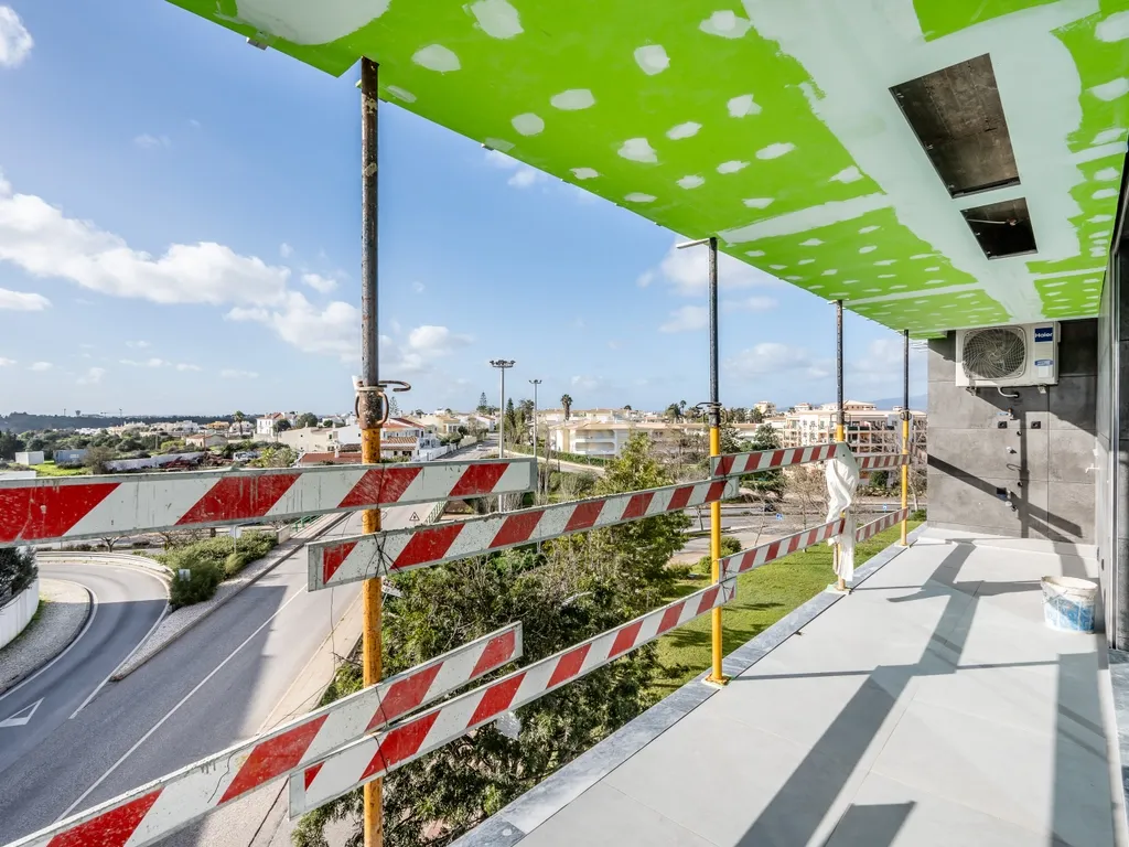 🏡 DOMUS LUX RESIDENCE – A ELEGÂNCIA DE VIVER EM PORTIMÃO (T2 5º Drt.) - Image 34