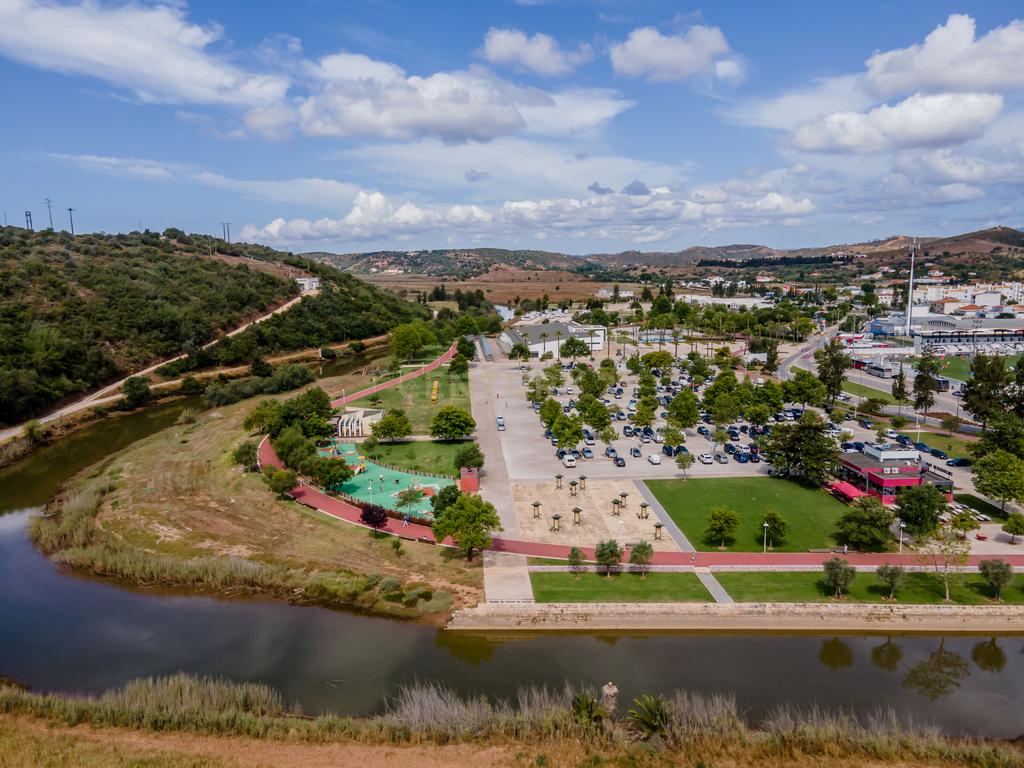 Moradia térrea para renovar com vista para o Castelo de Silves - Image 22