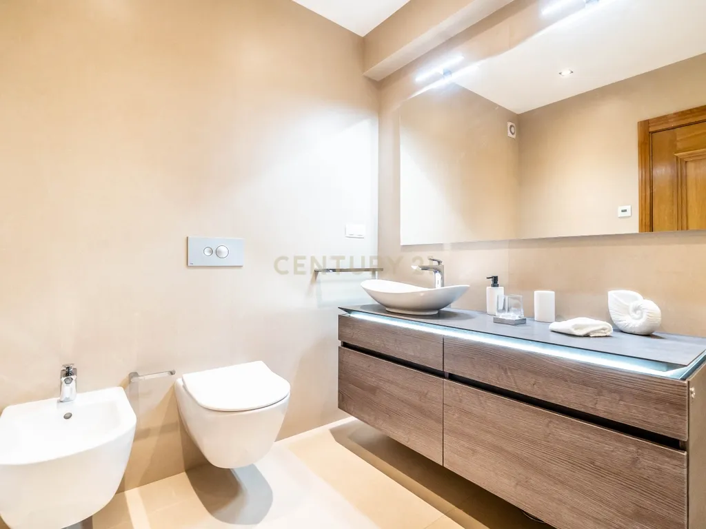 Apartamento T4 na Avenida 5 de Outubro - Faro - Image 14