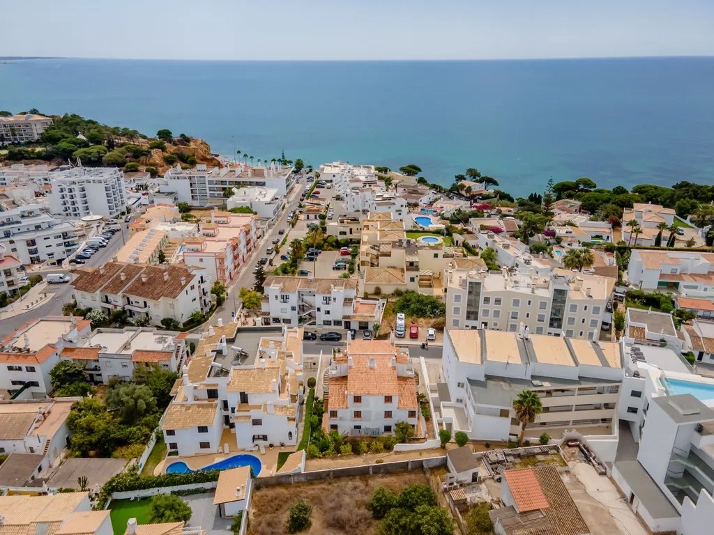 Apartamento T3 em Olhos de Água Vista-Mar - Image 31