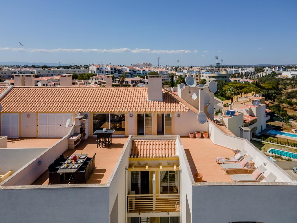 Penthouse 3 Quartos com terraço, VISTA MAR e piscina, com LICENÇA DE AL, Albufeira - Image 2