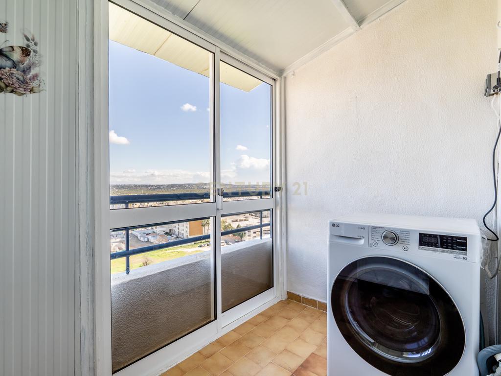 Apartamento T1 | Vista mar | Piscina | Garagem Box | Praia 200mt | Armação de Pera | Algarve - Image 19