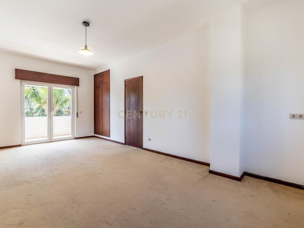 Oásis Privado com Grande Potencial Comercial em Lagoa (Algarve)   - Image 33