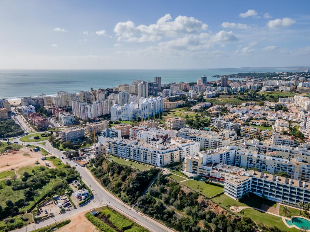 Espaçoso T3 na Encosta da Marina em Portimão - Image 35