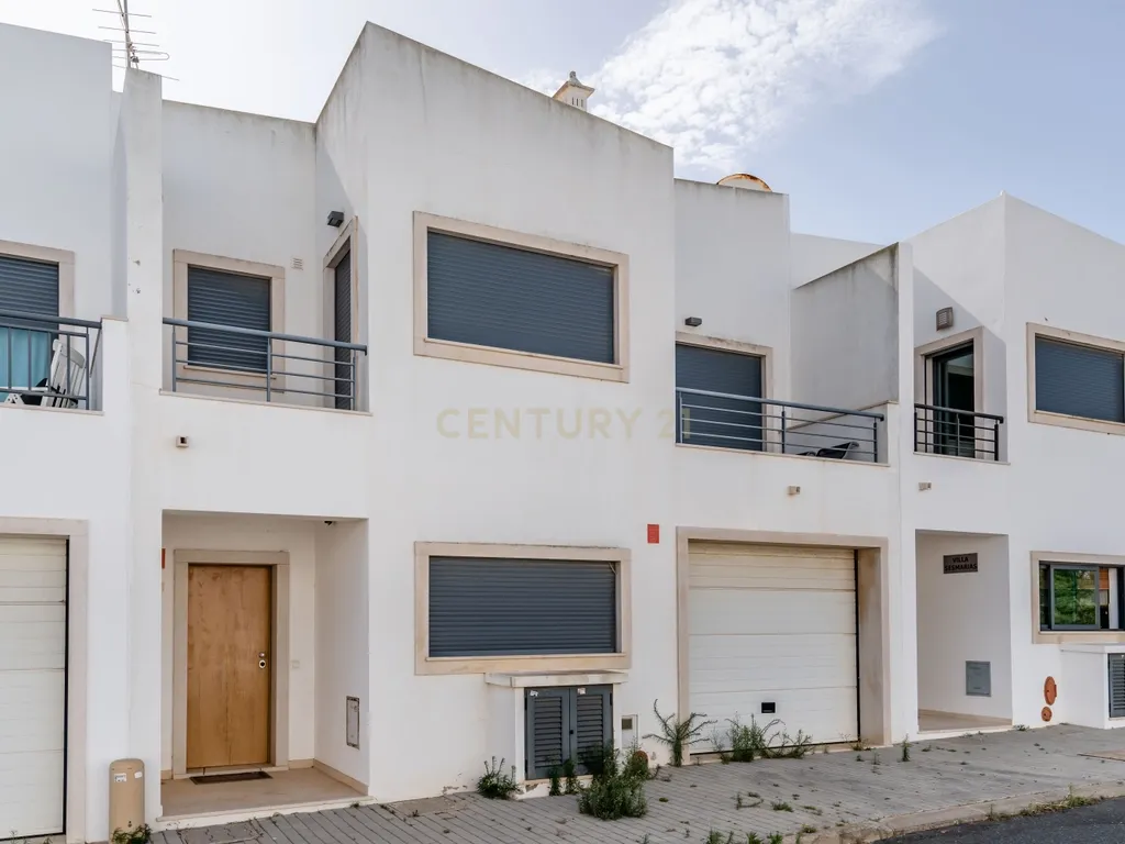 Moradia T3 com possibilidade de AL em São Rafael, Albufeira - Image 3