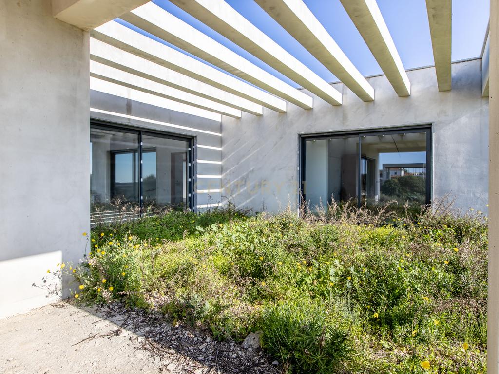 Terreno com moradia contemporânea para terminar - Urbanização Cerro Azul, Quelfes - Image 29