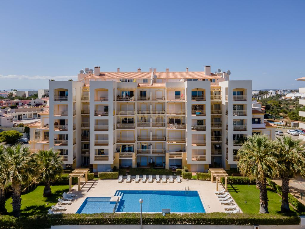 Penthouse 3 Quartos com terraço, VISTA MAR e piscina, com LICENÇA DE AL, Albufeira - Image 1