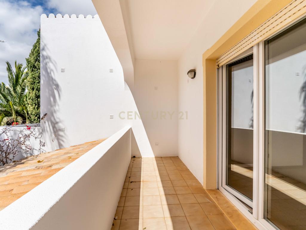 Oásis Privado com Grande Potencial Comercial em Lagoa (Algarve)   - Image 36