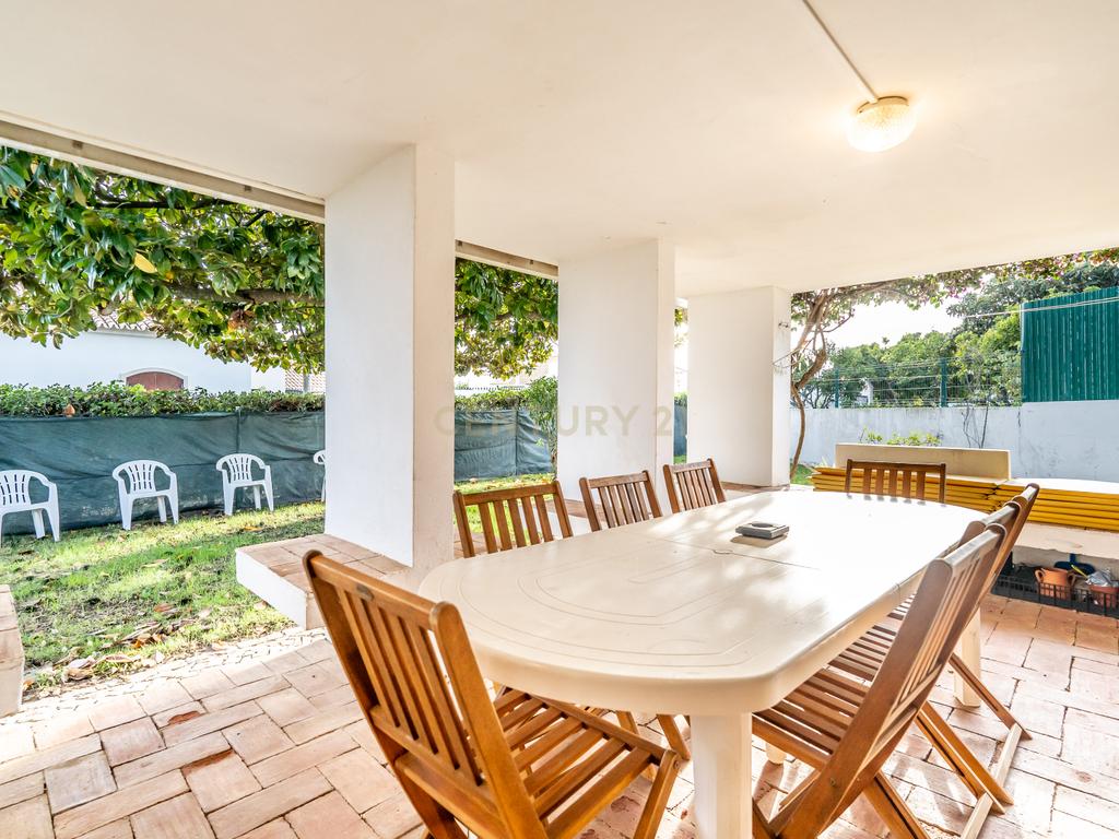 Moradia Isolada C/piscina e jardim - Image 10