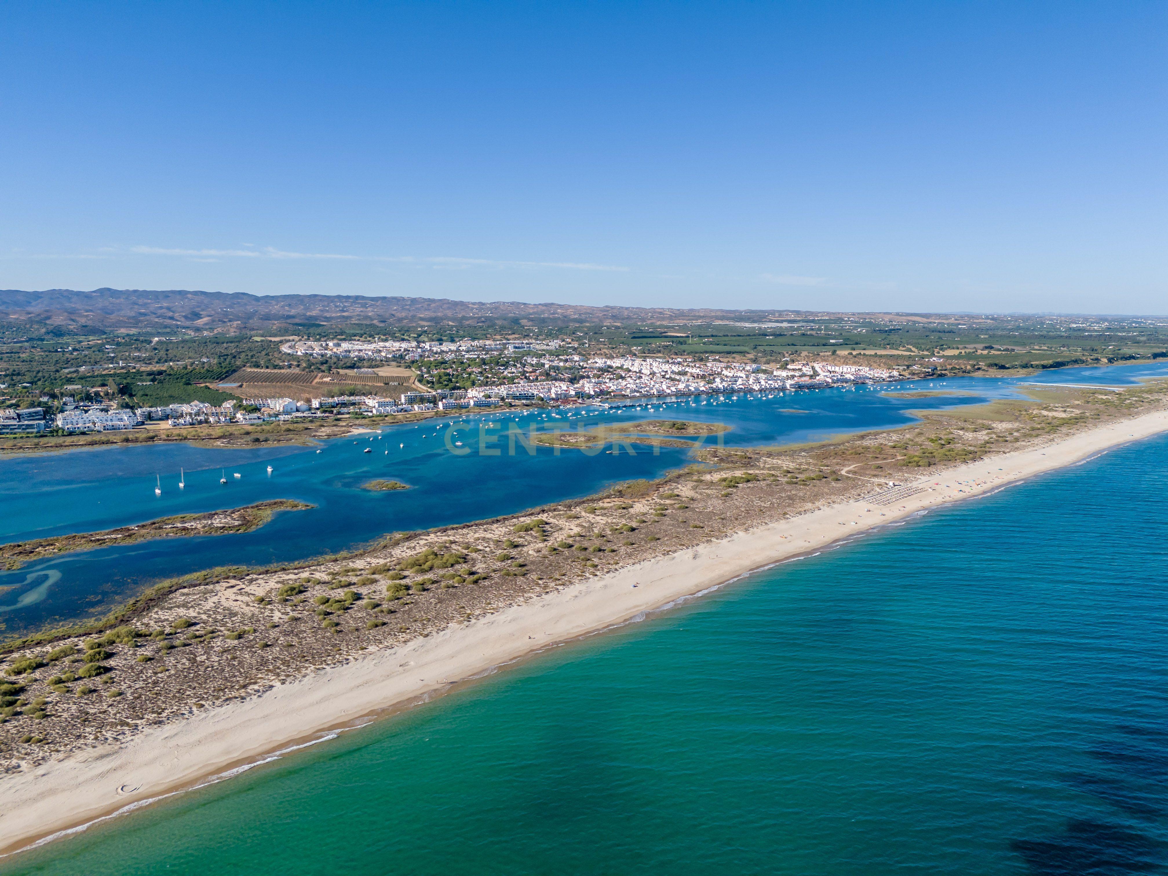 Moradia na 1º linha da Ria Formosa, no Resort Golden Club Cabanas de Tavira - Image 53